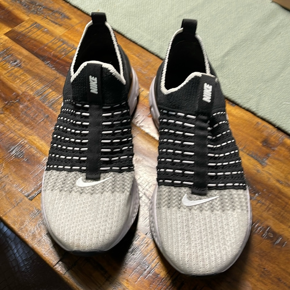 Woman’s Slip-on Nike’s